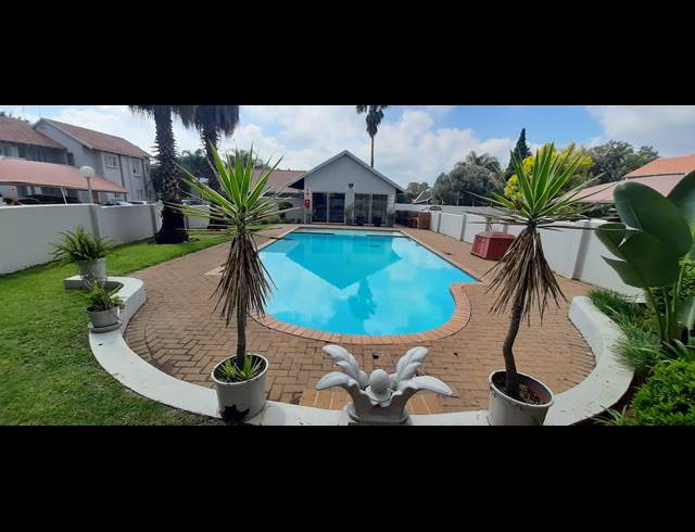 2 BEDROOM TOWNHOUSE FOR SALE IN GLEN MARAIS